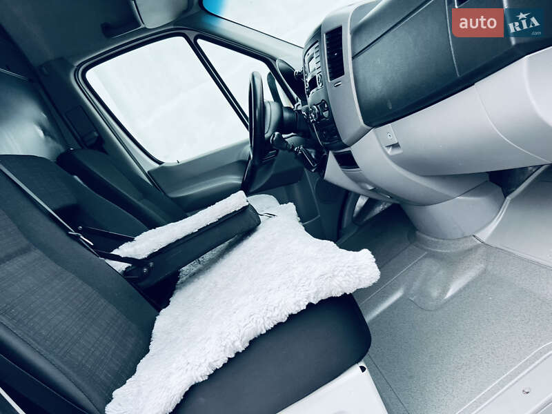 Вантажний фургон Mercedes-Benz Sprinter 2016 в Тячеві