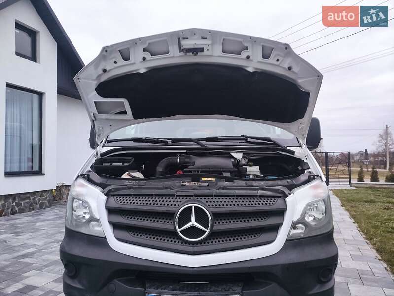 Вантажний фургон Mercedes-Benz Sprinter 2016 в Рівному
