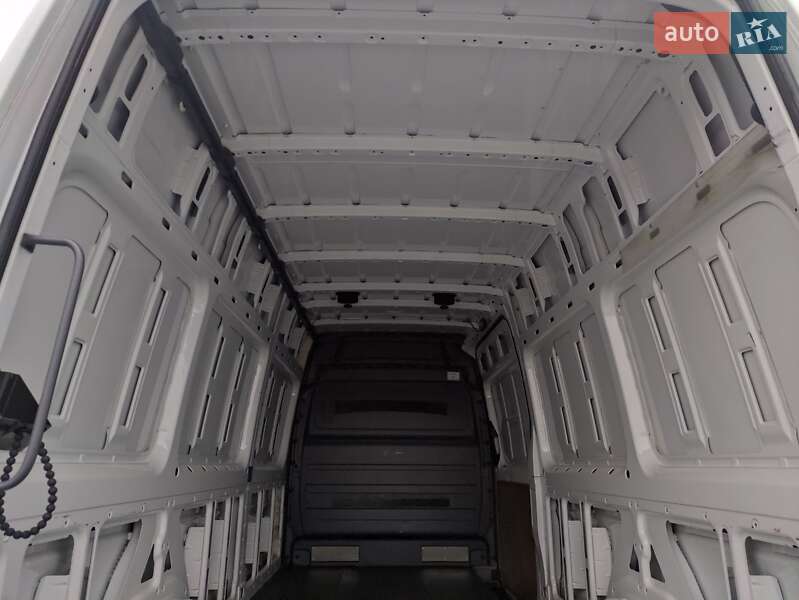 Вантажний фургон Mercedes-Benz Sprinter 2016 в Рівному