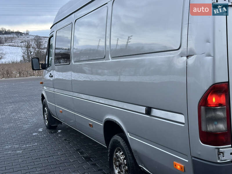 Вантажний фургон Mercedes-Benz Sprinter 2004 в Чернівцях