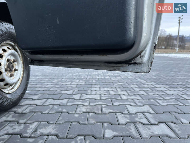 Вантажний фургон Mercedes-Benz Sprinter 2004 в Чернівцях