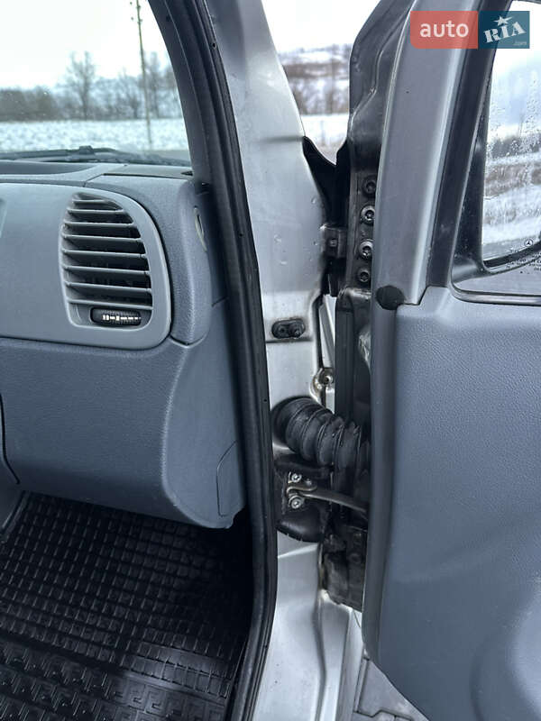 Вантажний фургон Mercedes-Benz Sprinter 2004 в Чернівцях