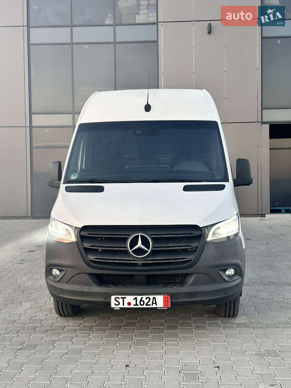 Вантажний фургон Mercedes-Benz Sprinter 2020 в Чернівцях