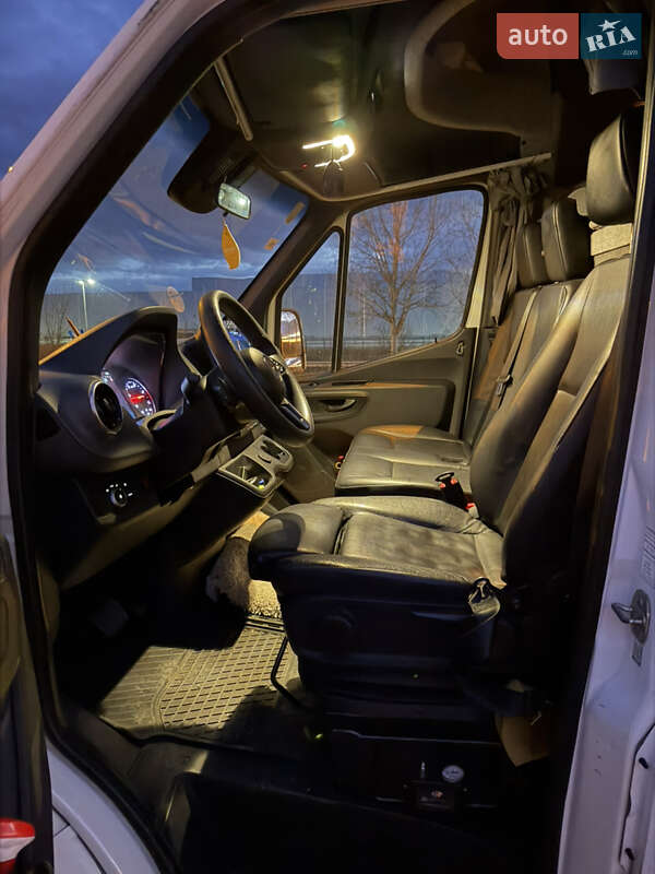 Автовоз Mercedes-Benz Sprinter 2018 в Мукачевому