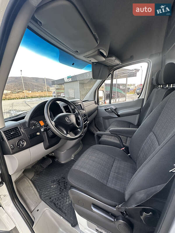 Грузовой фургон Mercedes-Benz Sprinter 2016 в Виноградове фото 15 Грузовой фургон Mercedes-Benz Sprinter 2016 в Виноградове
