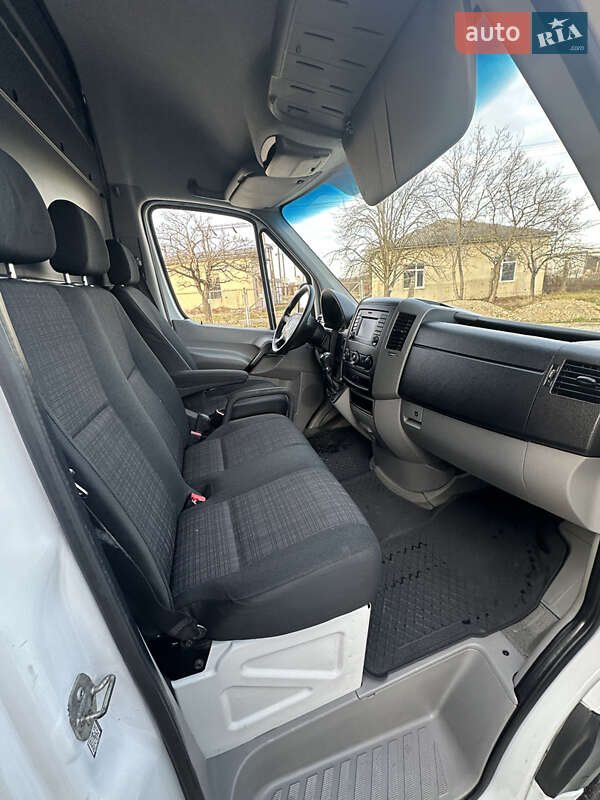 Грузовой фургон Mercedes-Benz Sprinter 2016 в Виноградове фото 19 Грузовой фургон Mercedes-Benz Sprinter 2016 в Виноградове