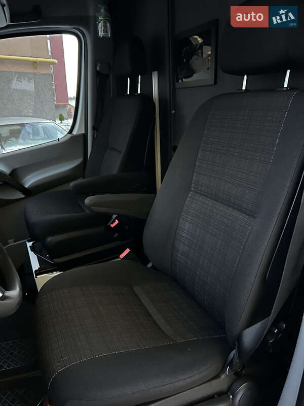 Вантажний фургон Mercedes-Benz Sprinter 2018 в Чернівцях
