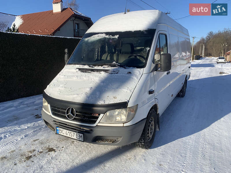 Грузовой фургон Mercedes-Benz Sprinter 2003 в Львове