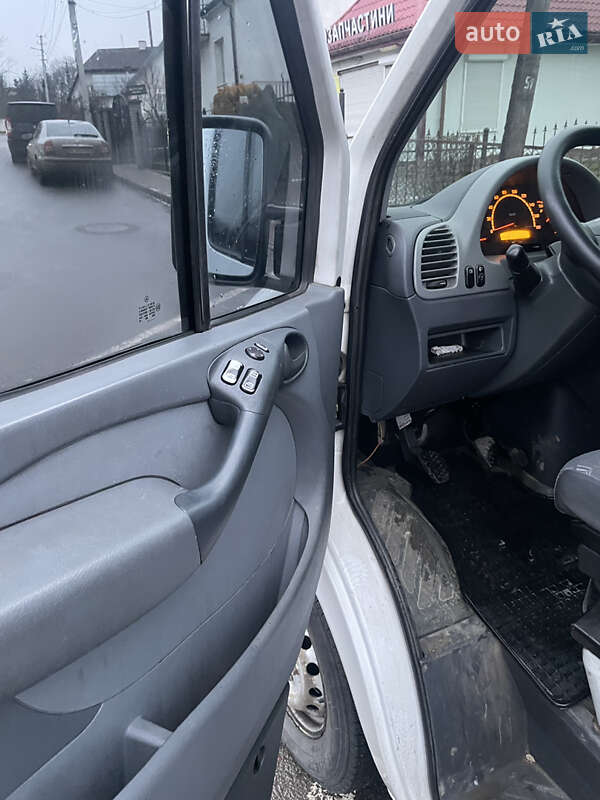 Мікроавтобус вантажний (до 3,5т) Mercedes-Benz Sprinter 2003 в Жовкві