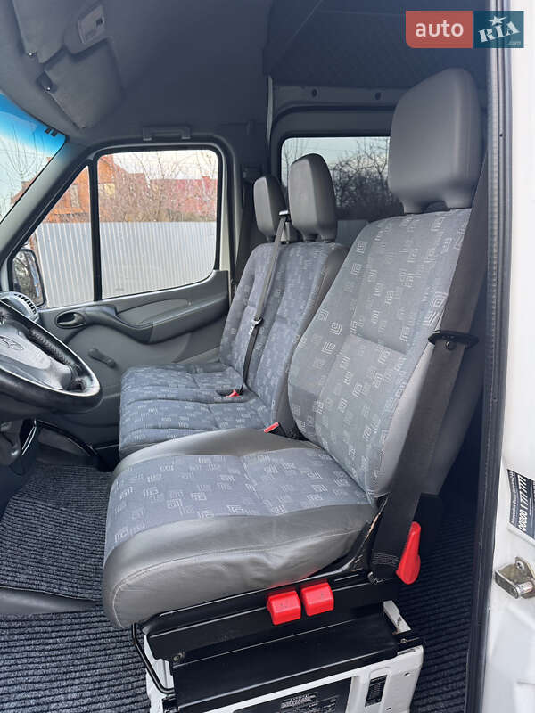Грузовой фургон Mercedes-Benz Sprinter 2006 в Ровно фото 18 Грузовой фургон Mercedes-Benz Sprinter 2006 в Ровно