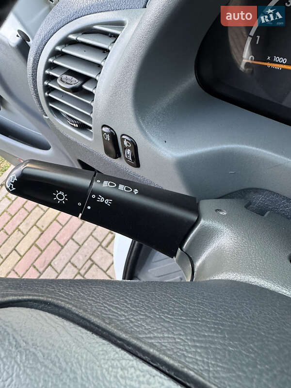 Грузовой фургон Mercedes-Benz Sprinter 2006 в Ровно фото 26 Грузовой фургон Mercedes-Benz Sprinter 2006 в Ровно