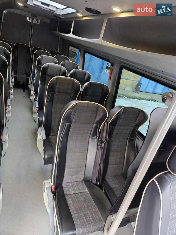 Туристичний / Міжміський автобус Mercedes-Benz Sprinter 2014 в Чернівцях