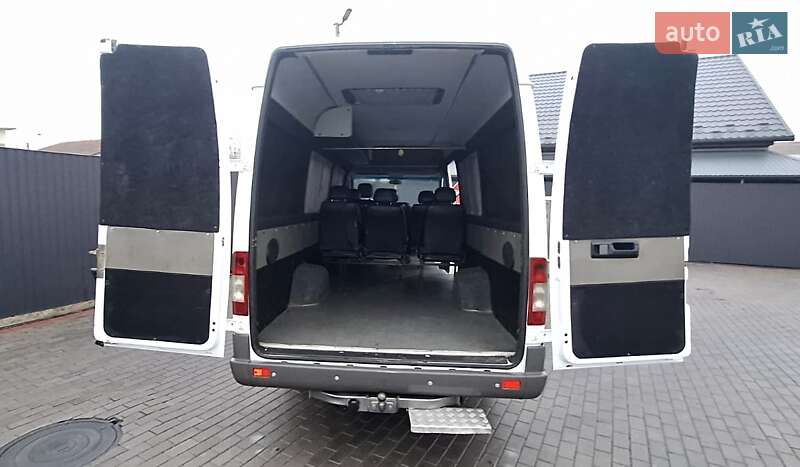 Микроавтобус Mercedes-Benz Sprinter 2004 в Березане