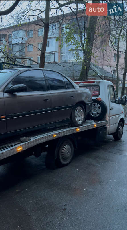Эвакуатор Mercedes-Benz Sprinter 1999 в Виннице
