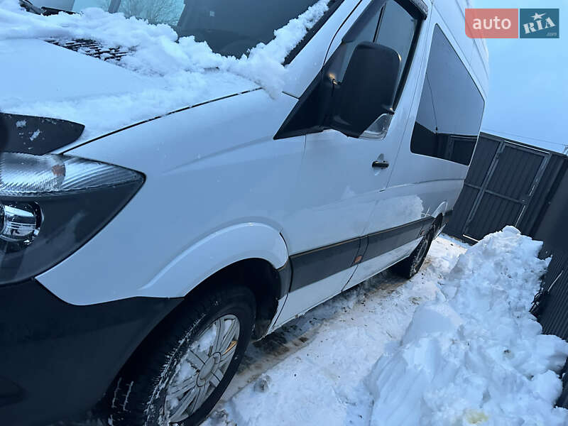 Грузопассажирский фургон Mercedes-Benz Sprinter 2016 в Львове