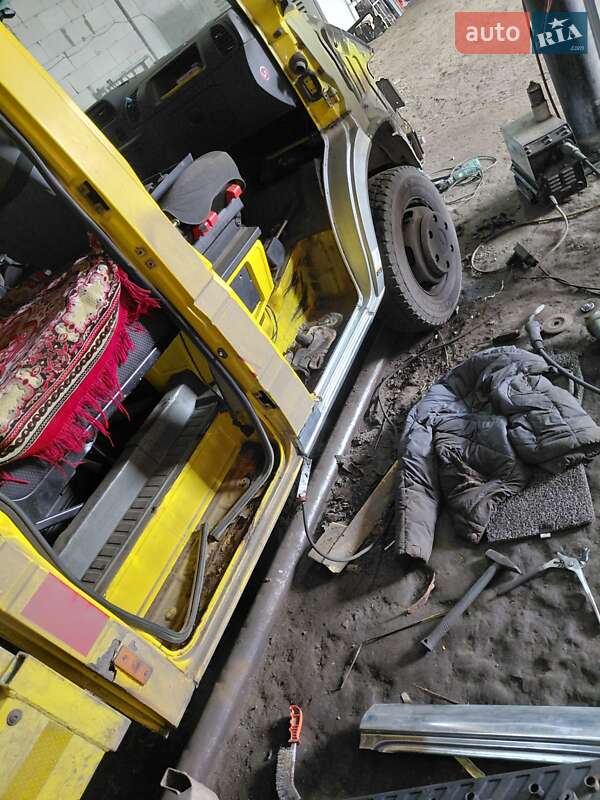 Эвакуатор Mercedes-Benz Sprinter 2004 в Черноморске