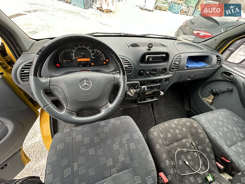 Грузовой фургон Mercedes-Benz Sprinter 2004 в Бориславе