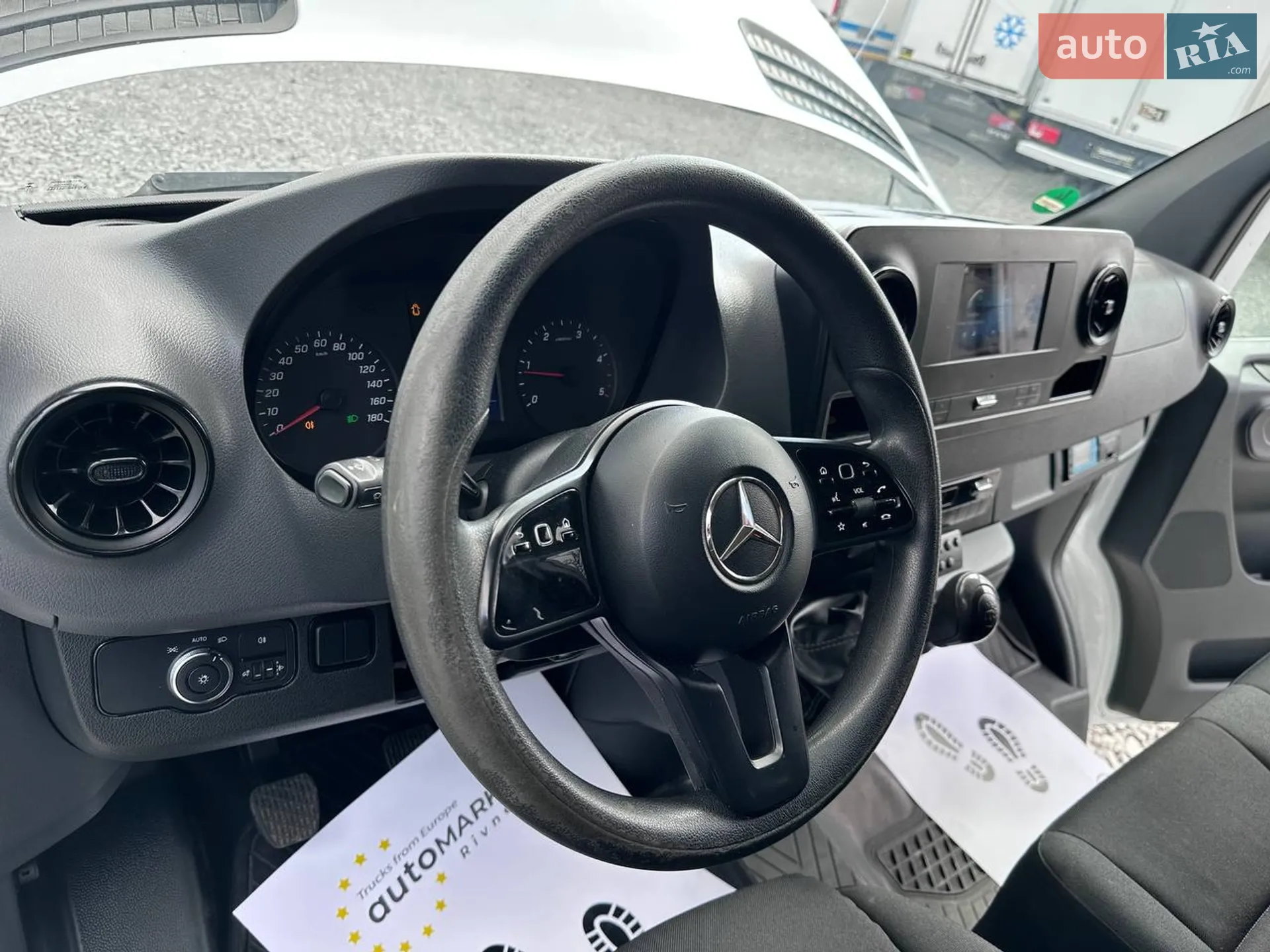 2020 Mercedes-Benz Sprinter - мініатюра 35