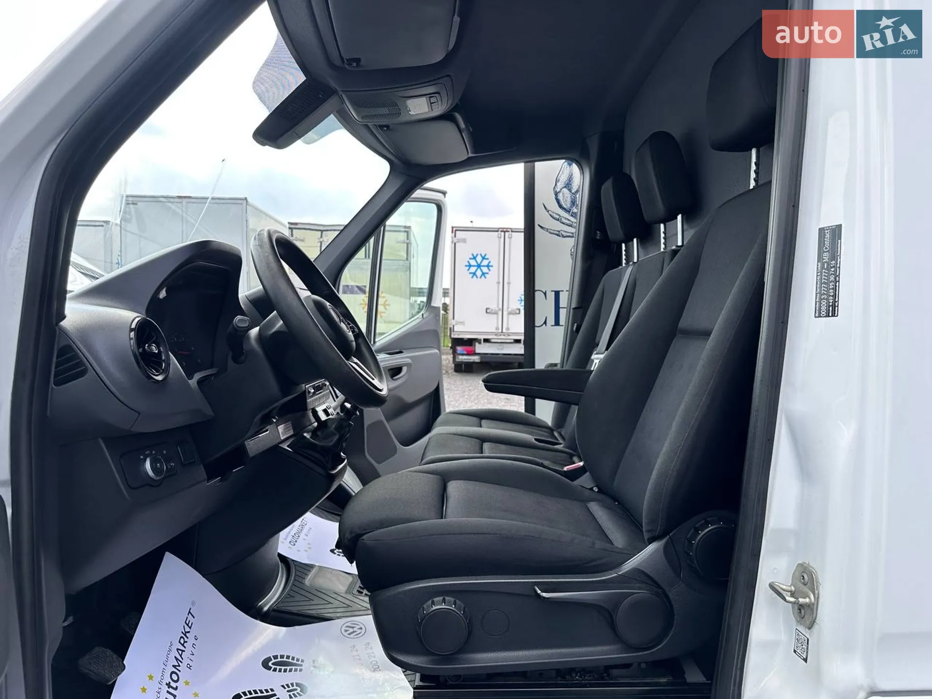 2020 Mercedes-Benz Sprinter - мініатюра 39