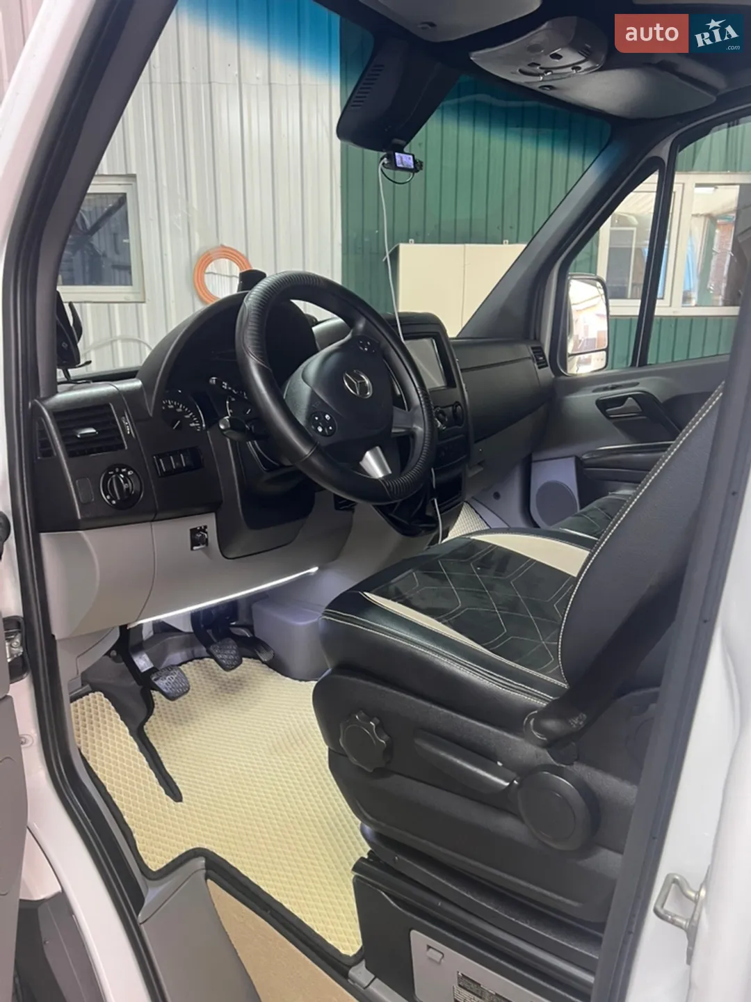 2017 Mercedes-Benz Sprinter - мініатюра 2