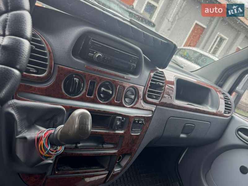 Грузопассажирский фургон Mercedes-Benz Sprinter 2005 в Самборе