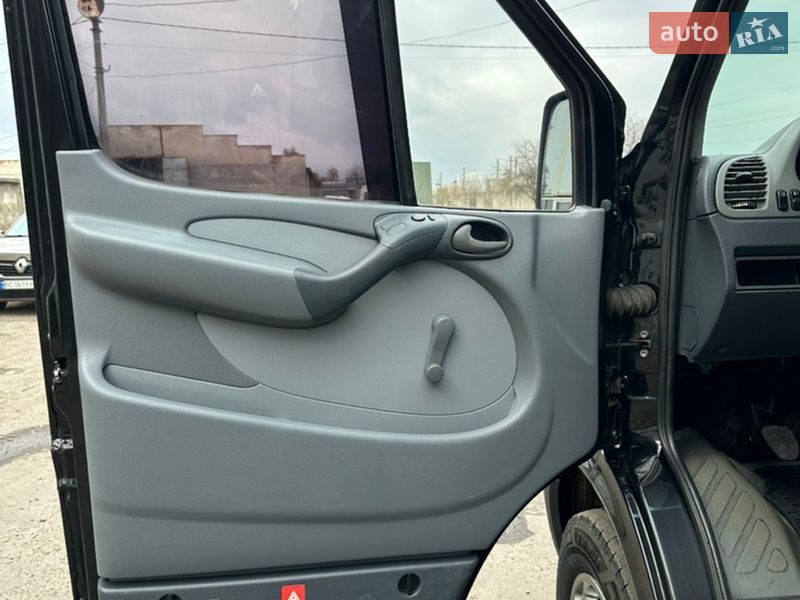 Грузопассажирский фургон Mercedes-Benz Sprinter 2004 в Шептицькому фото 20 Грузопассажирский фургон Mercedes-Benz Sprinter 2004 в Шептицькому