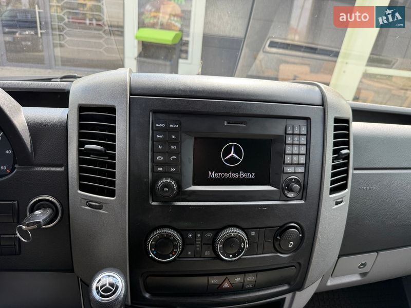 Mercedes-Benz Sprinter 2013