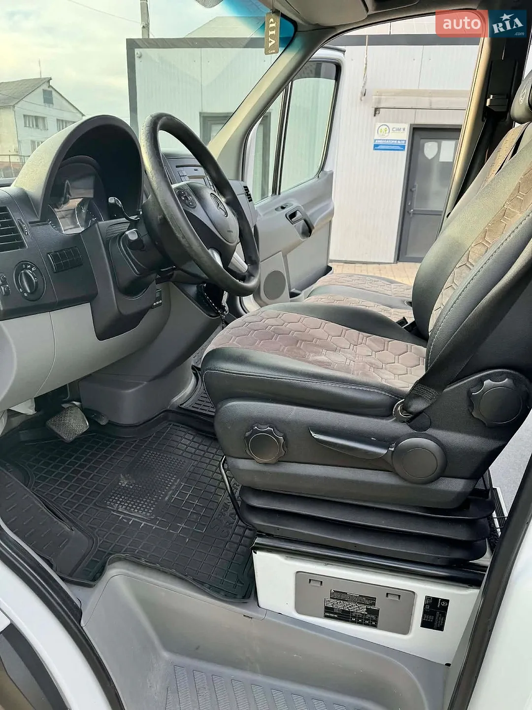 2019 Toyota Land Cruiser - мініатюра 28