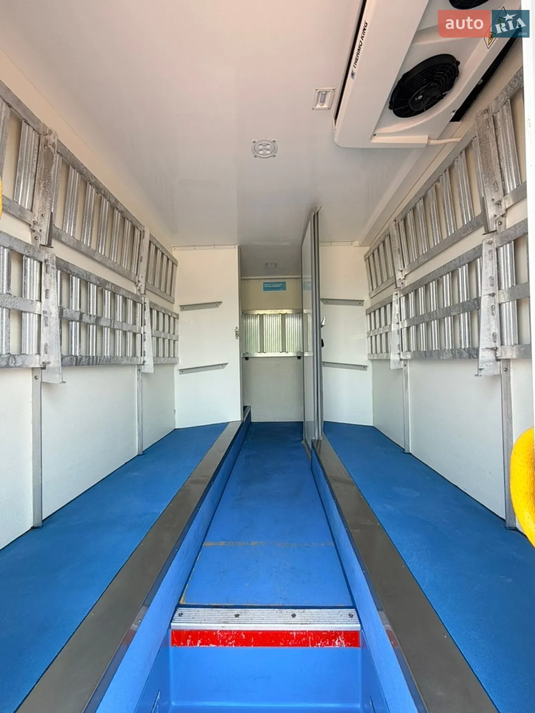 2020 Mercedes-Benz Sprinter - мініатюра 28