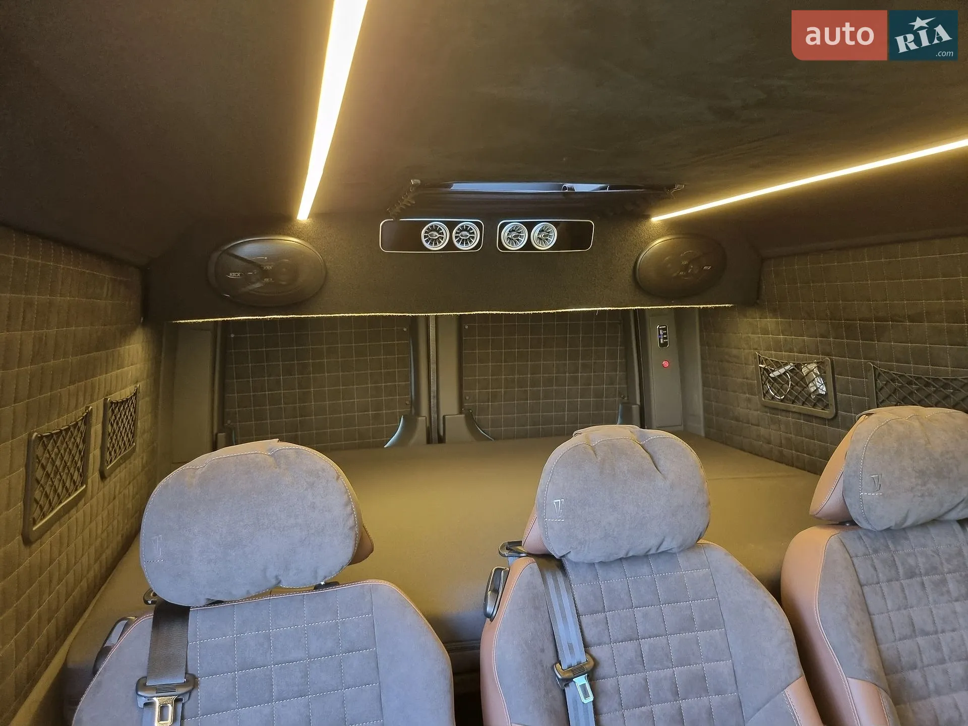 2018 Mercedes-Benz Sprinter - мініатюра 41