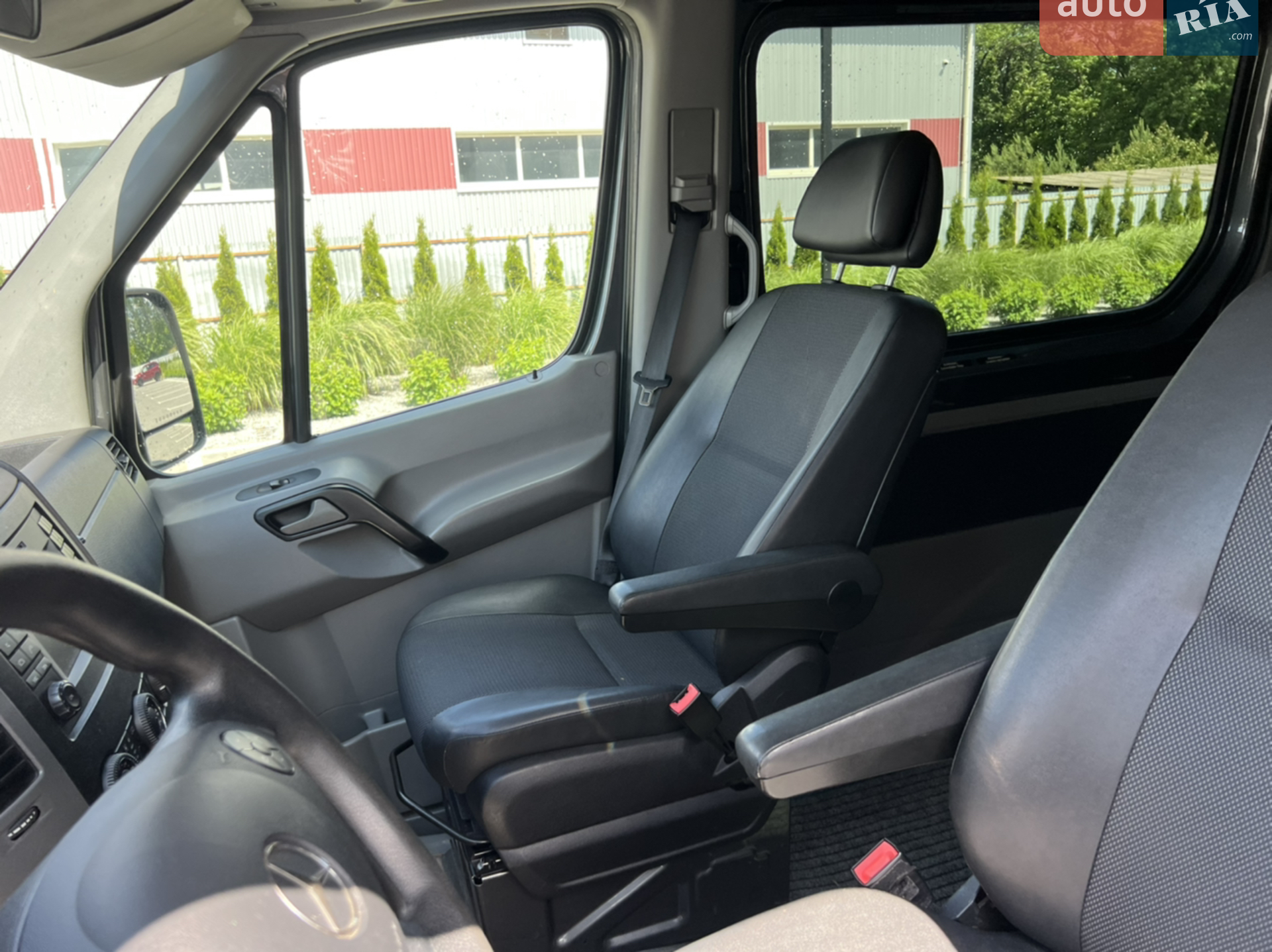 2015 Mercedes-Benz Sprinter - мініатюра 24
