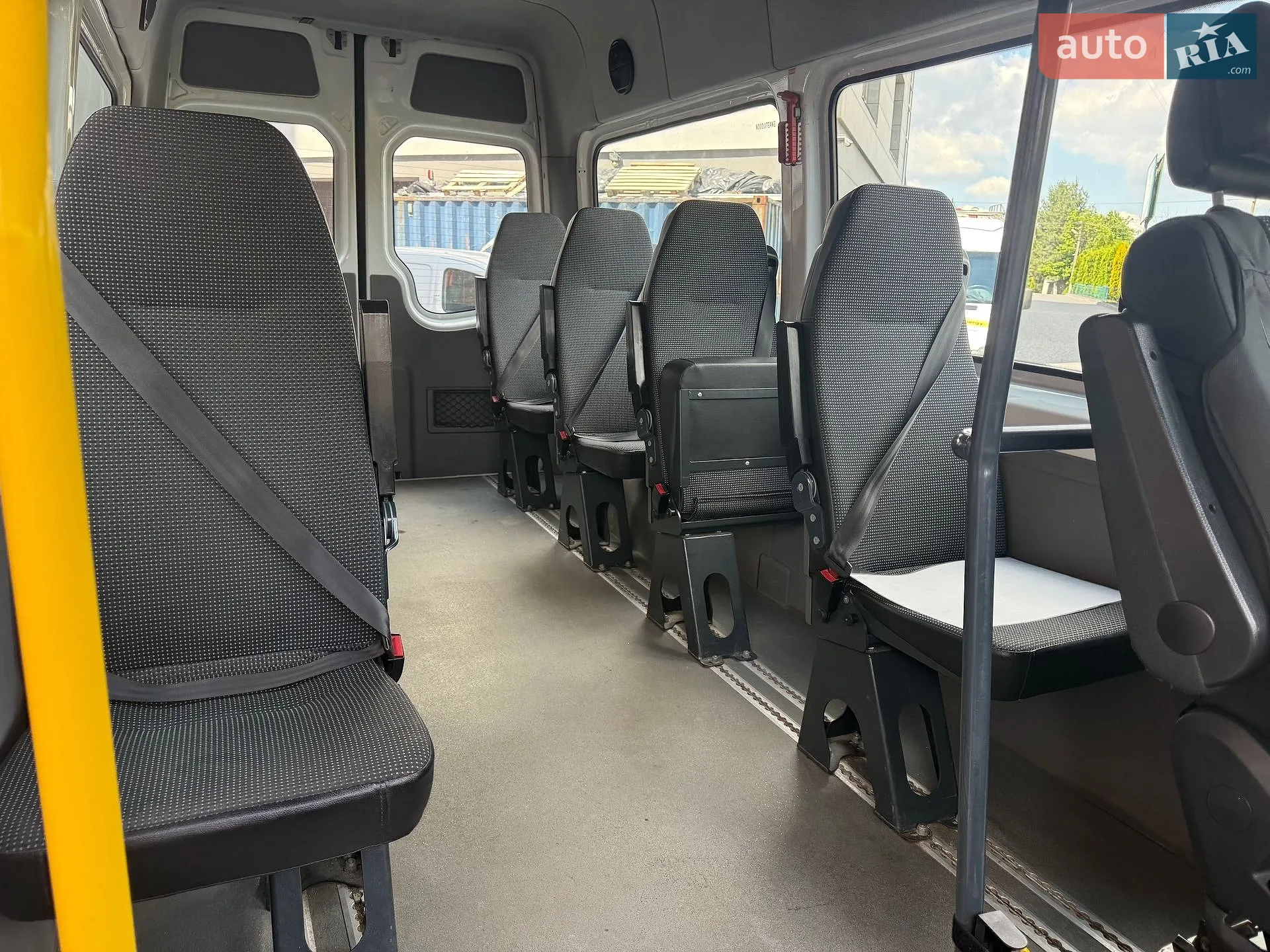 2010 Mercedes-Benz Sprinter - мініатюра 21