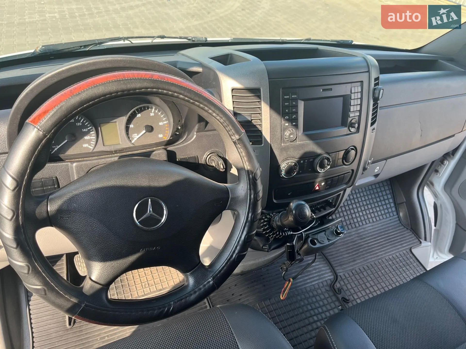 2015 Mercedes-Benz Sprinter - мініатюра 19