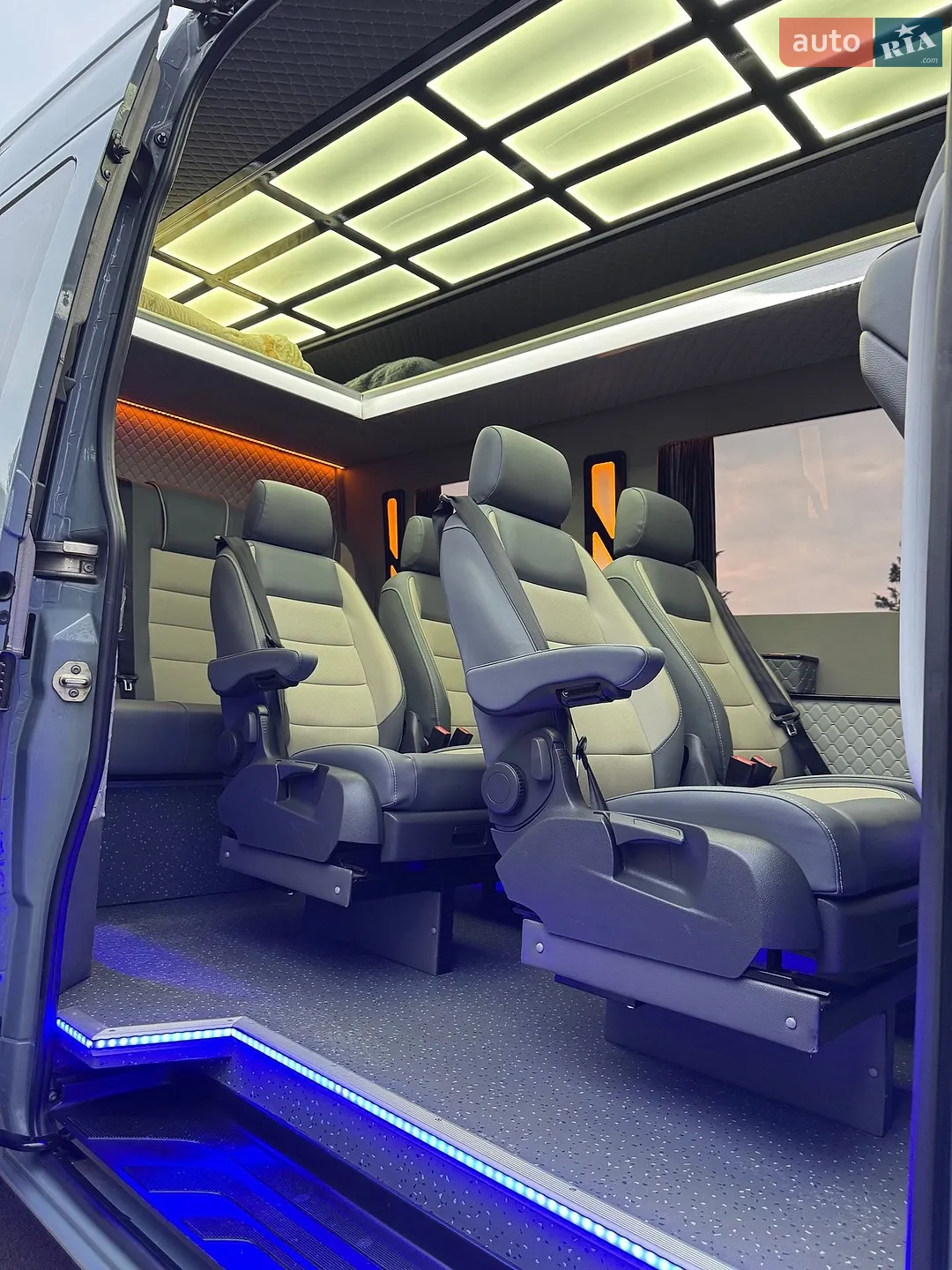 2020 Mercedes-Benz Sprinter - мініатюра 14