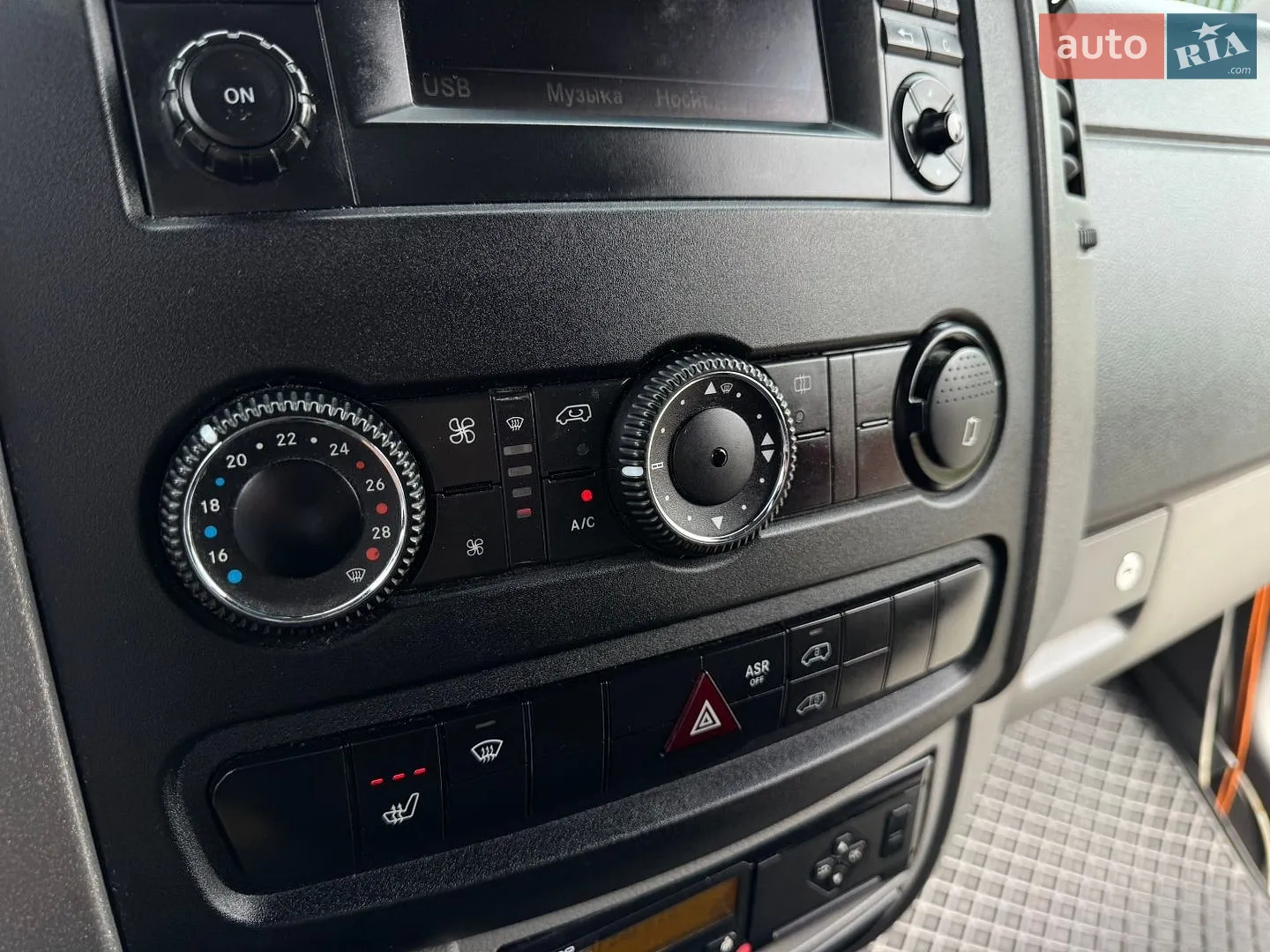 2016 Mercedes-Benz Sprinter - мініатюра 14