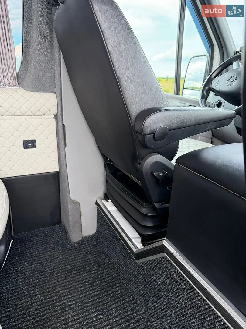 2010 Mercedes-Benz Sprinter - мініатюра 19