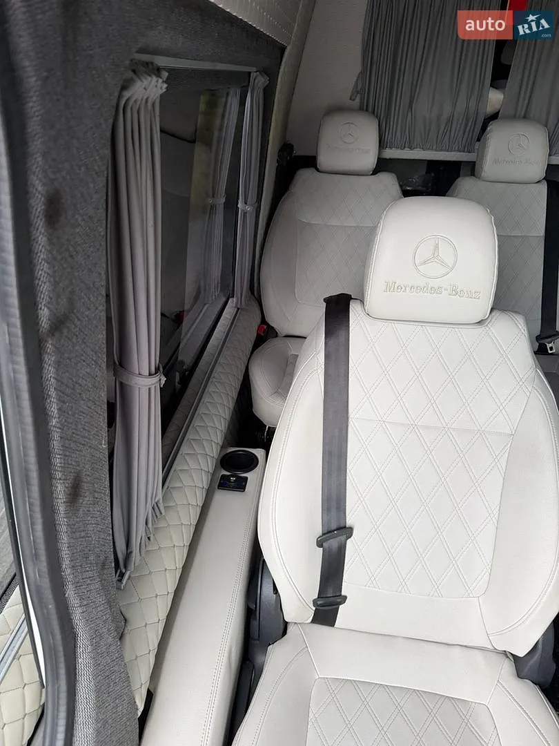 2010 Mercedes-Benz Sprinter - мініатюра 22