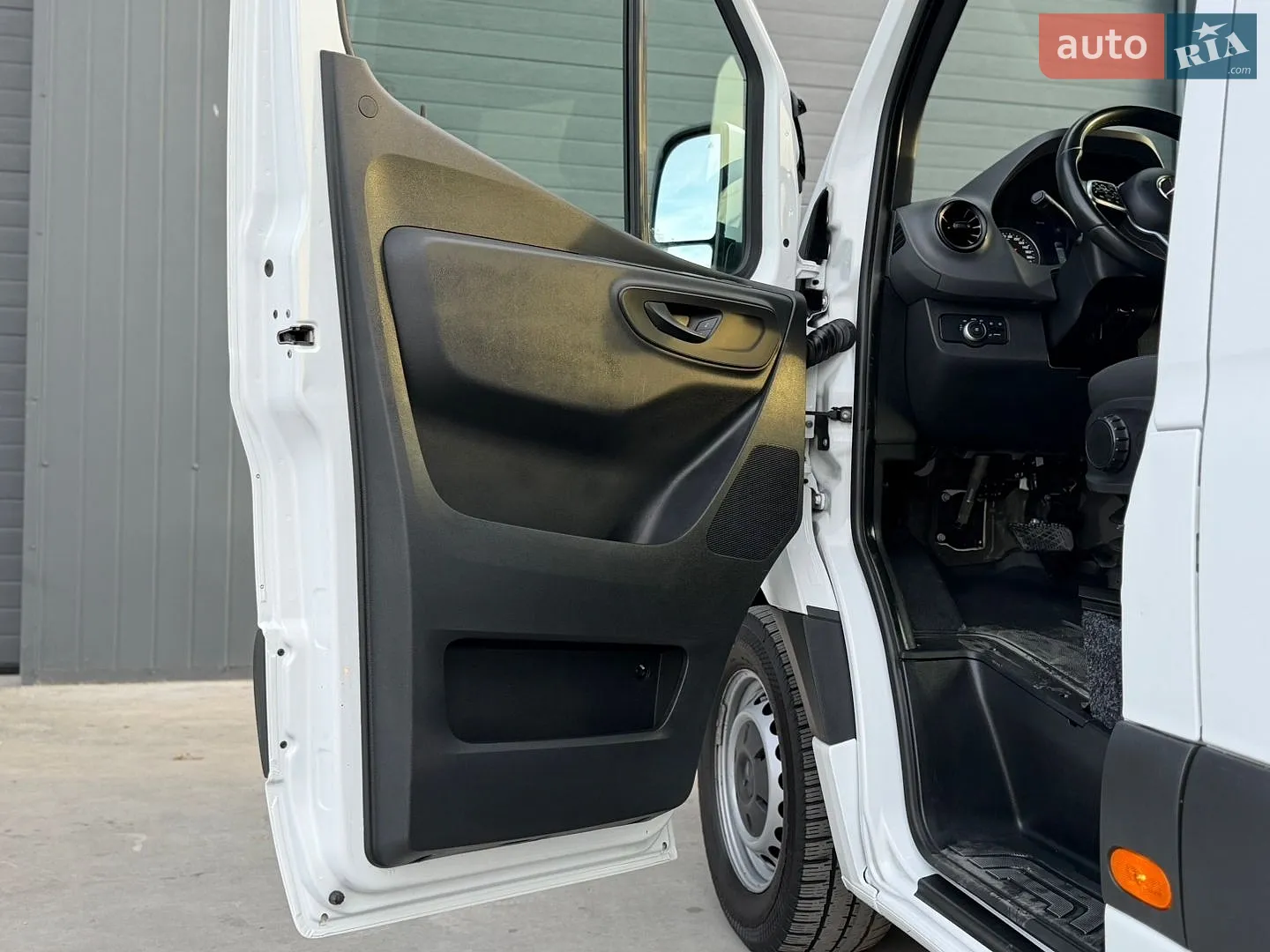 2020 Mercedes-Benz Sprinter - мініатюра 51