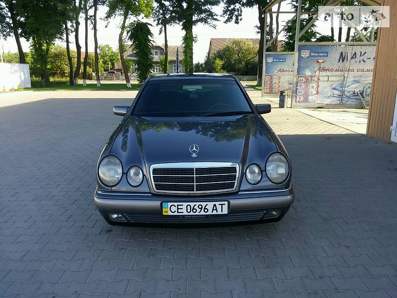 Седан Mercedes-Benz T1 1996 в Черновцах