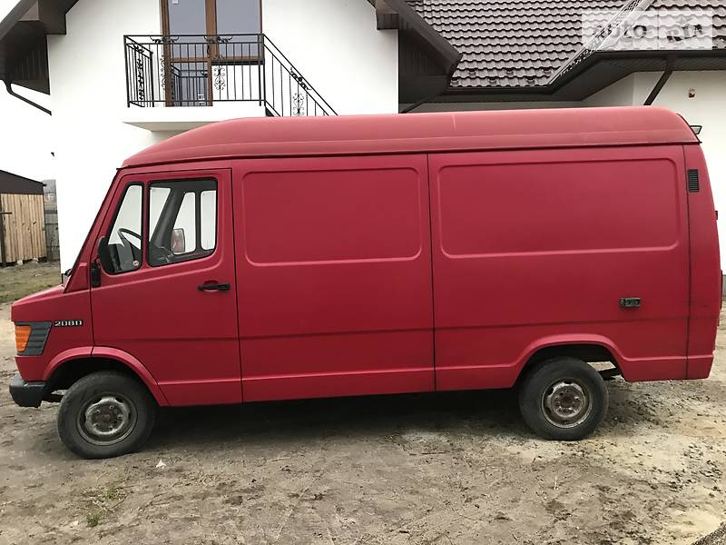 Вантажопасажирський фургон Mercedes-Benz T1 1994 в Ковелі