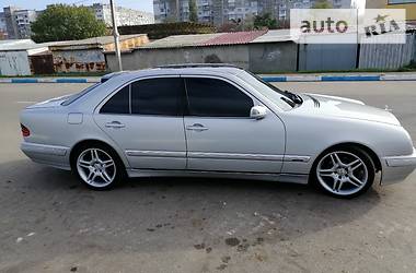Седан Mercedes-Benz T1 1999 в 