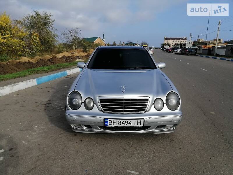 Седан Mercedes-Benz T1 1999 в 