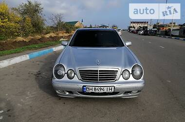 Седан Mercedes-Benz T1 1999 в 