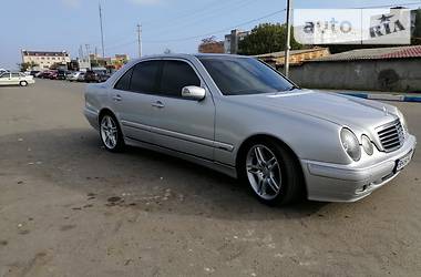 Седан Mercedes-Benz T1 1999 в 