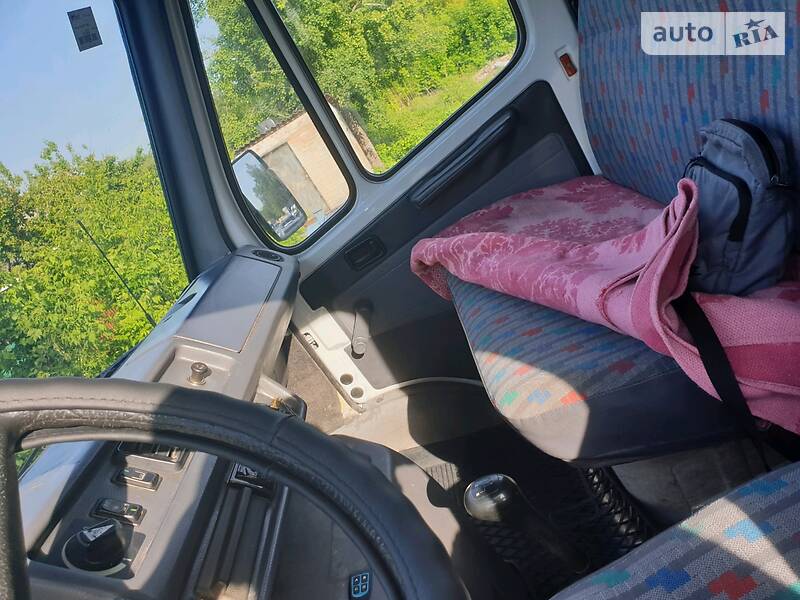 Грузовой фургон Mercedes-Benz T1 1994 в Полтаве