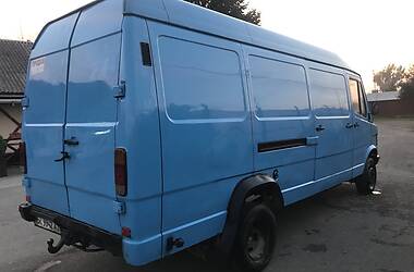 Грузовой фургон Mercedes-Benz T1 1992 в 