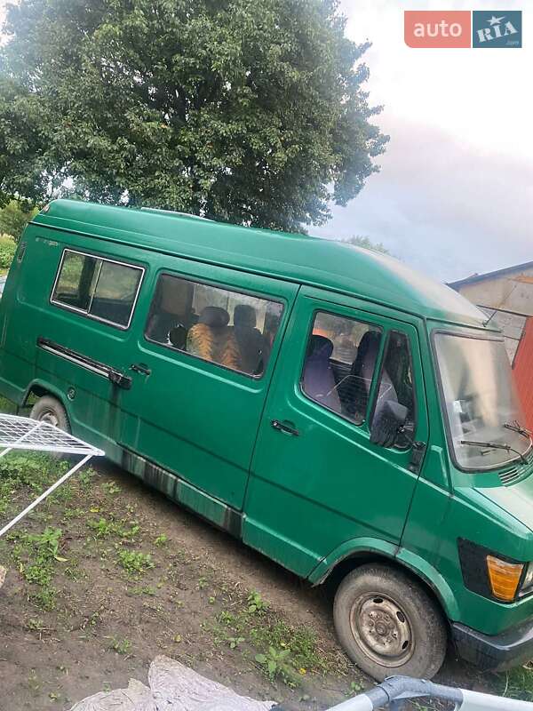 Минивэн Mercedes-Benz T1 1982 в Нововолынске