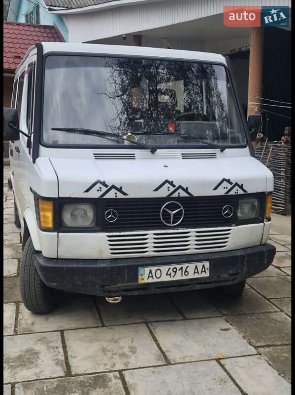 Микроавтобус Mercedes-Benz T1 1994 в Тячеве