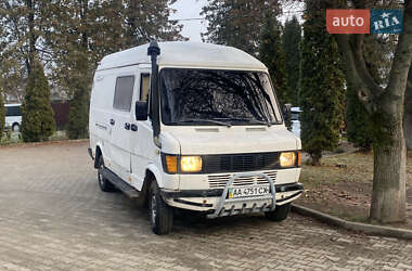 Мікроавтобус Mercedes-Benz T1 1994 в Берегомету