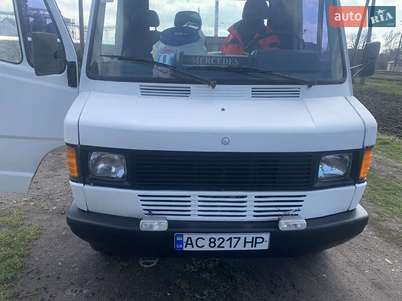 Mercedes-Benz T1 1990